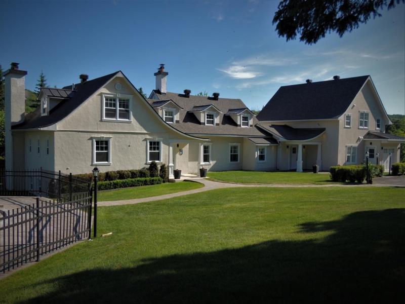 Auberge Sous L'Edredon B&B Saint-Sauveur Экстерьер фото