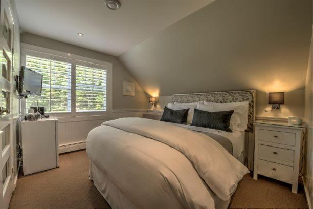 Auberge Sous L'Edredon B&B Saint-Sauveur Экстерьер фото